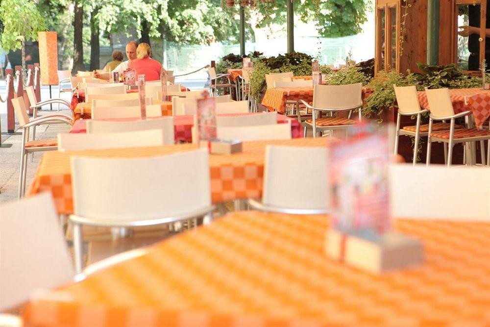 Tisza Hotel แซแก็ด ภายนอก รูปภาพ