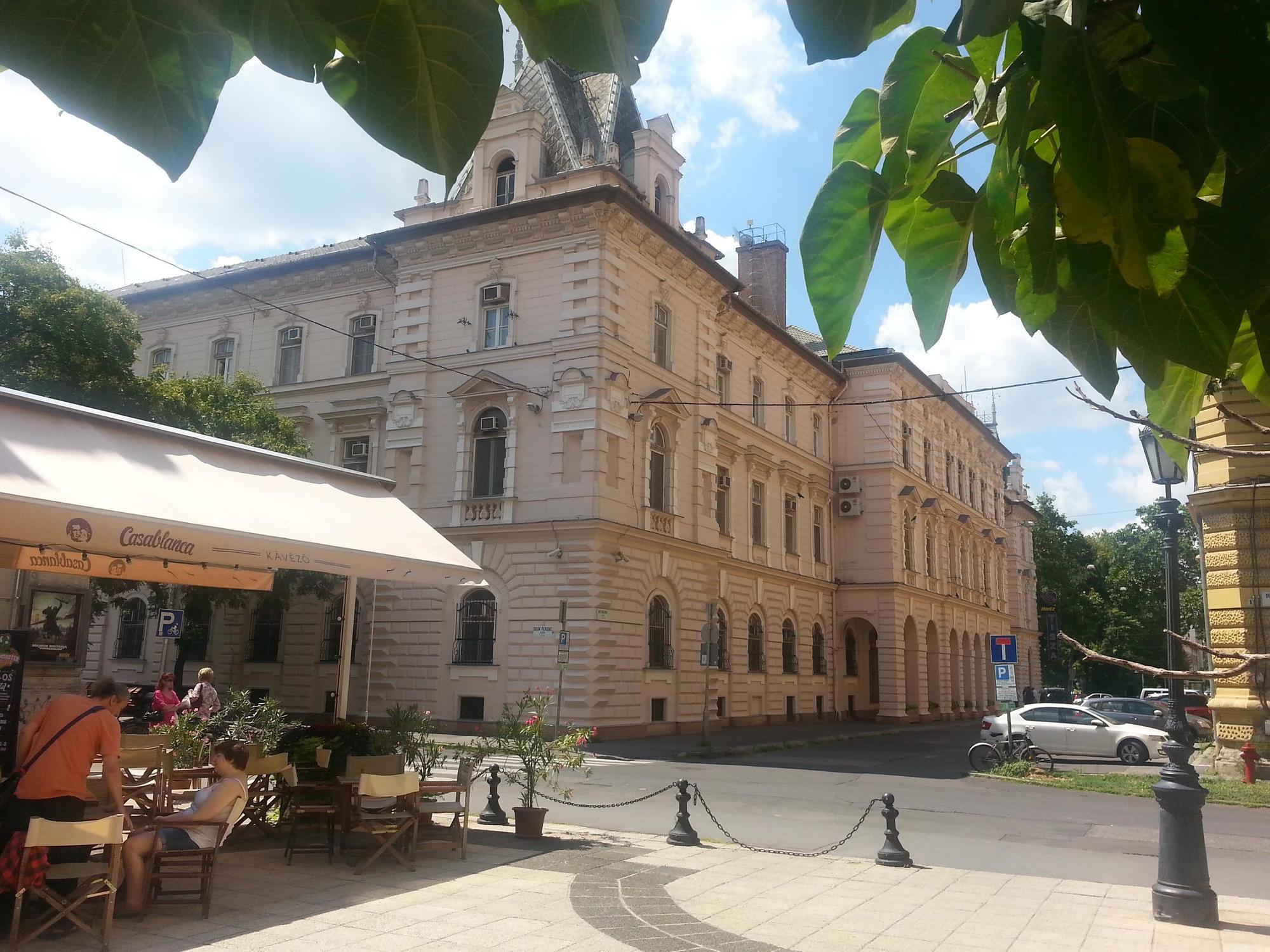 Tisza Hotel แซแก็ด ภายนอก รูปภาพ