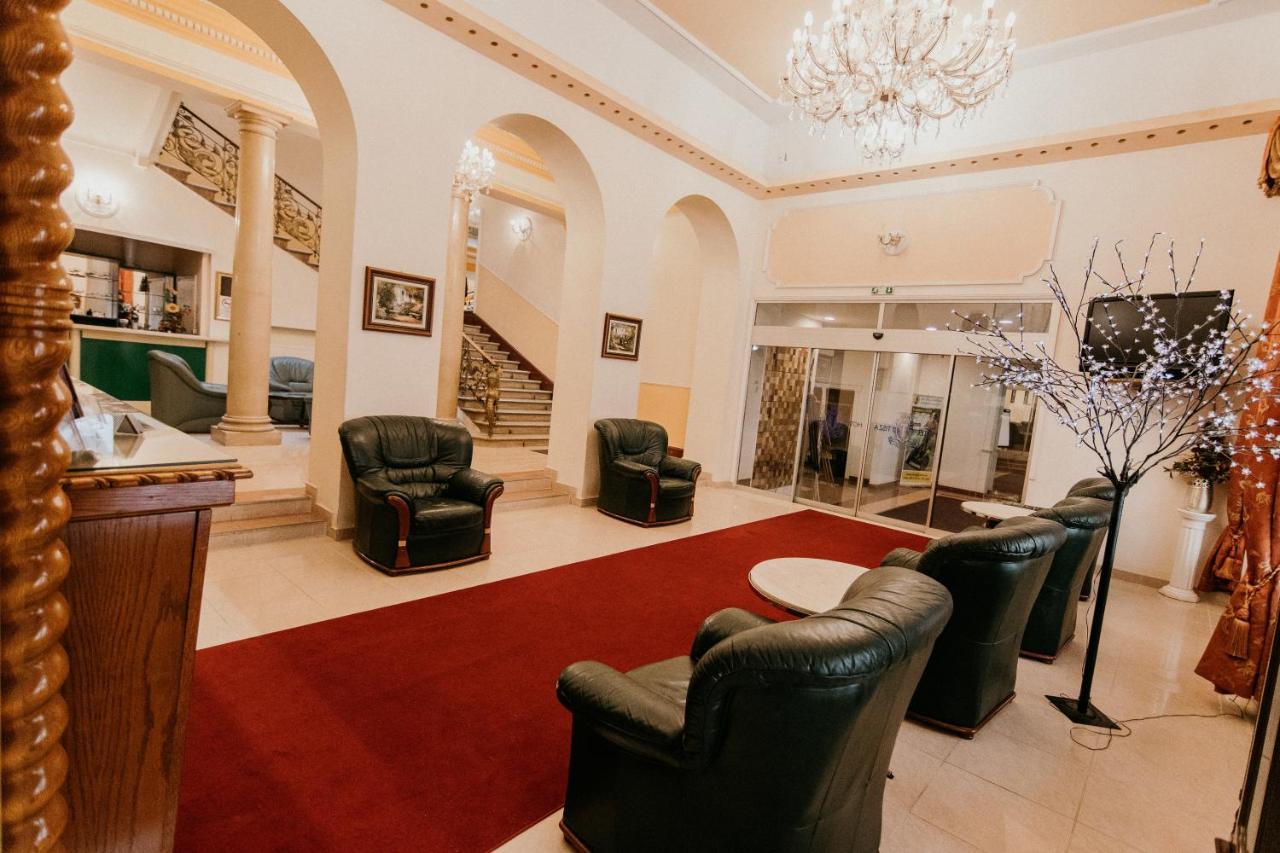 Tisza Hotel แซแก็ด ภายนอก รูปภาพ