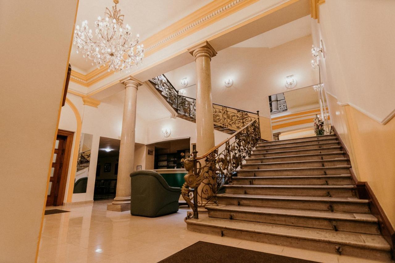 Tisza Hotel แซแก็ด ภายนอก รูปภาพ