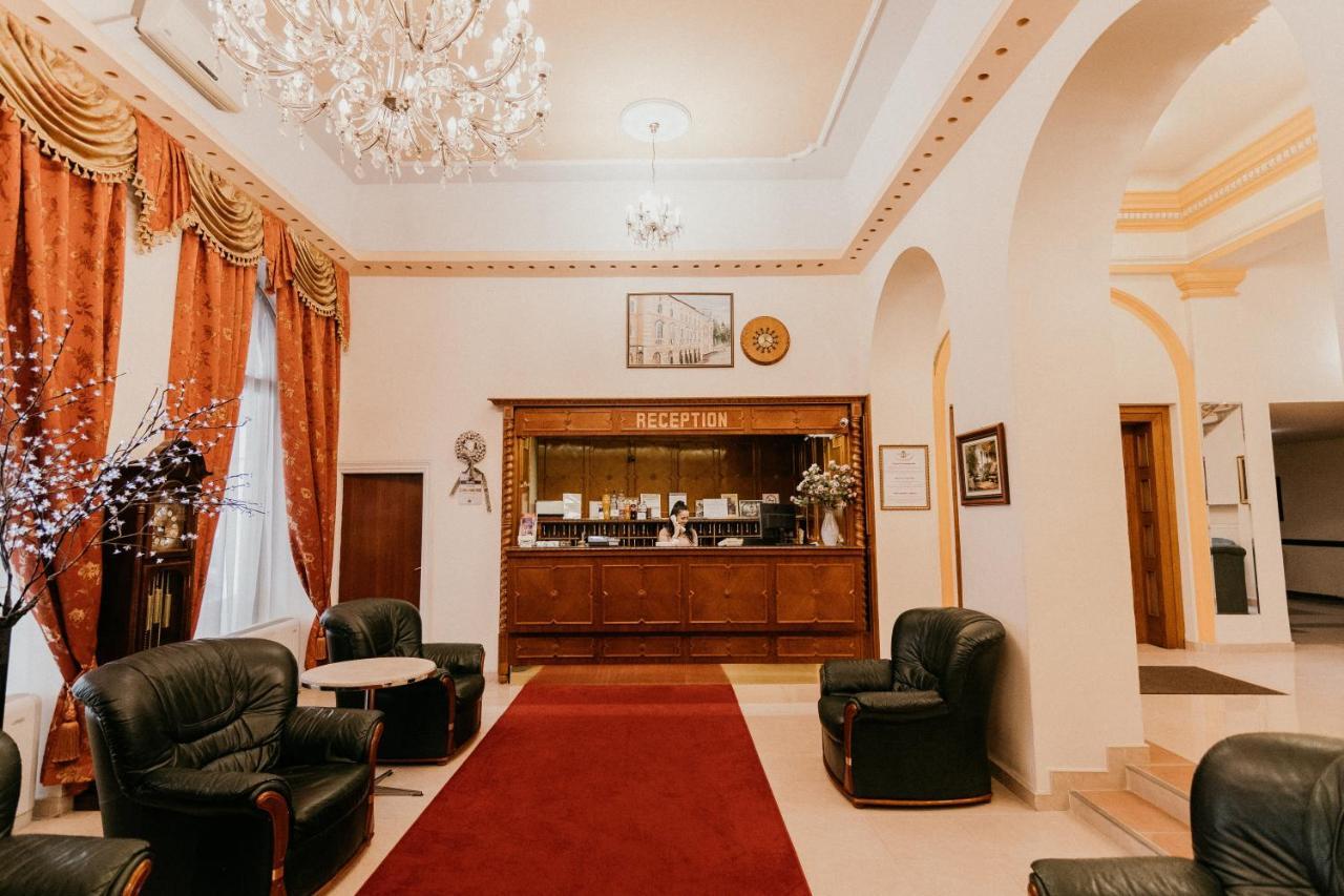 Tisza Hotel แซแก็ด ภายนอก รูปภาพ