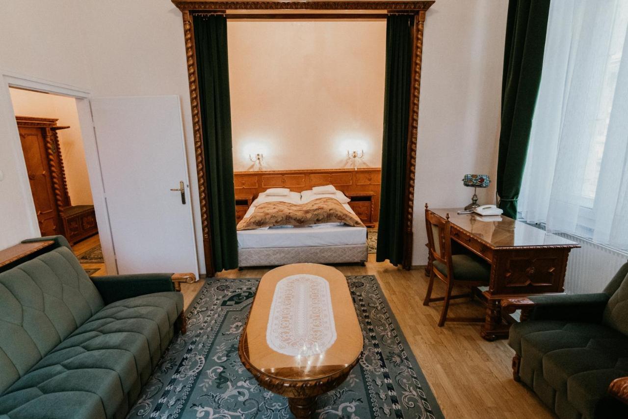 Tisza Hotel แซแก็ด ภายนอก รูปภาพ