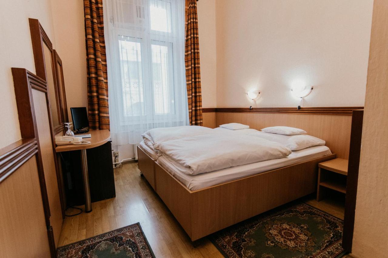 Tisza Hotel แซแก็ด ภายนอก รูปภาพ