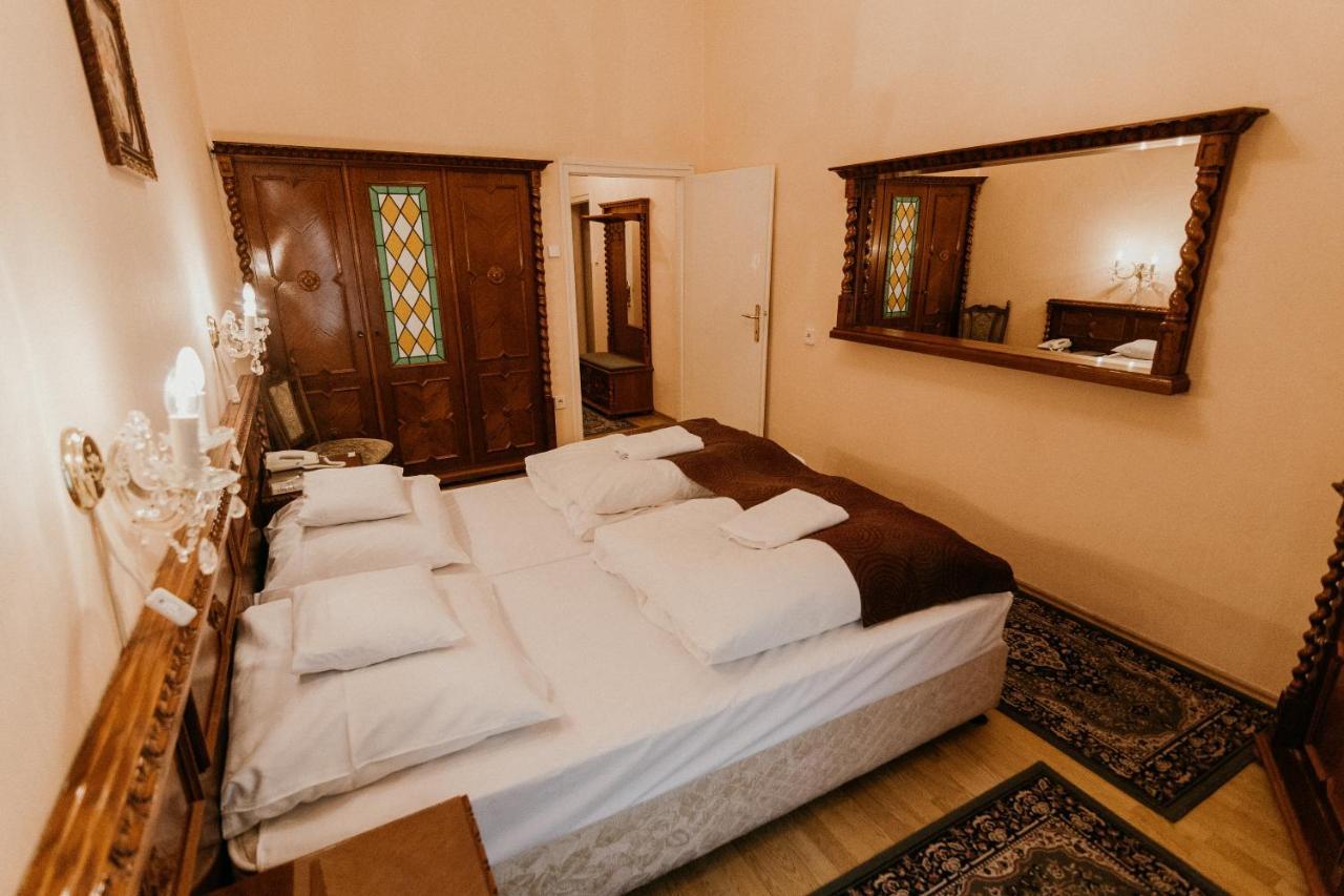 Tisza Hotel แซแก็ด ภายนอก รูปภาพ