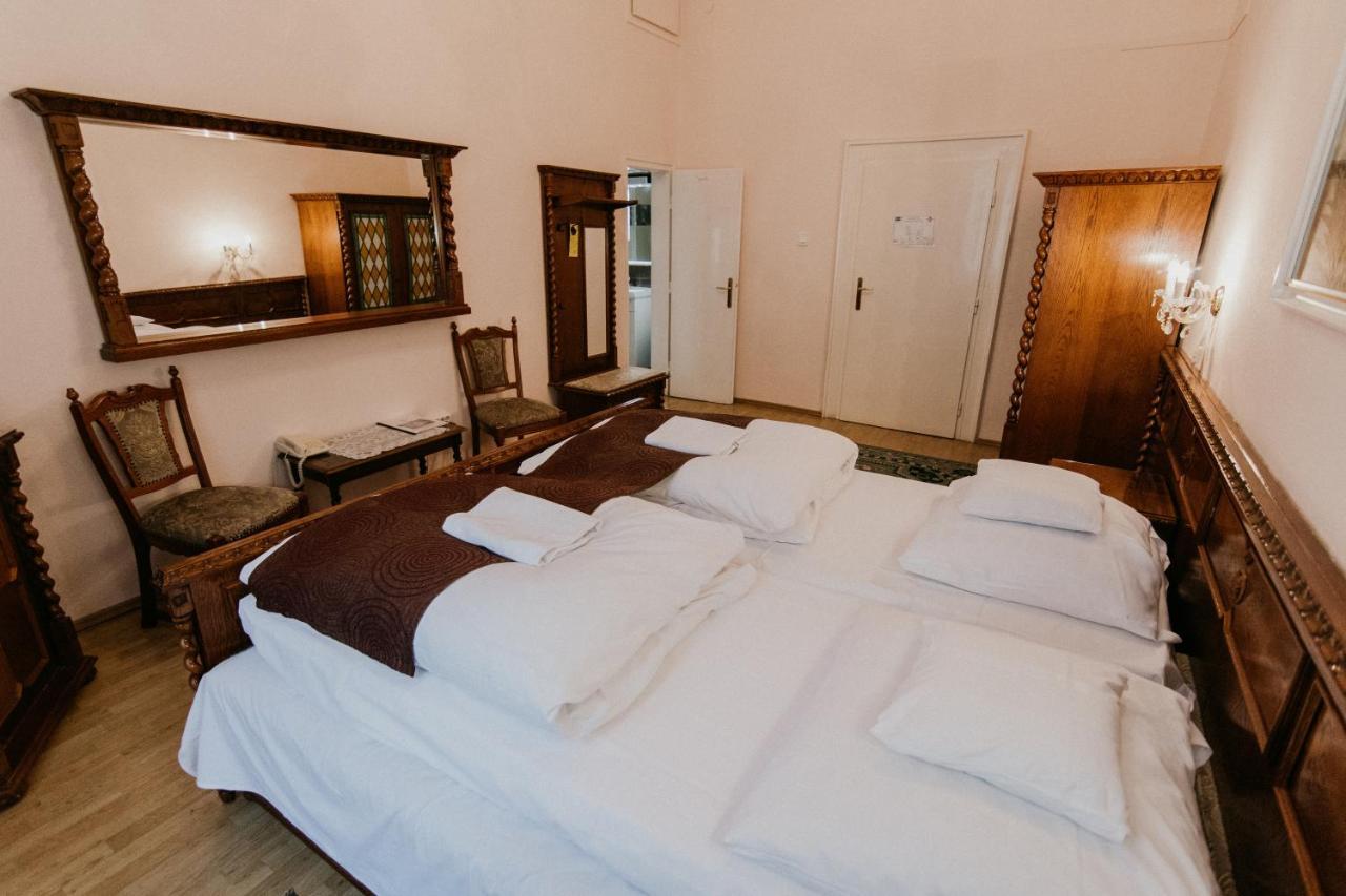 Tisza Hotel แซแก็ด ภายนอก รูปภาพ