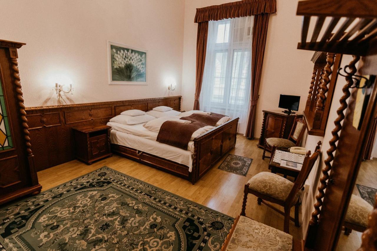 Tisza Hotel แซแก็ด ภายนอก รูปภาพ